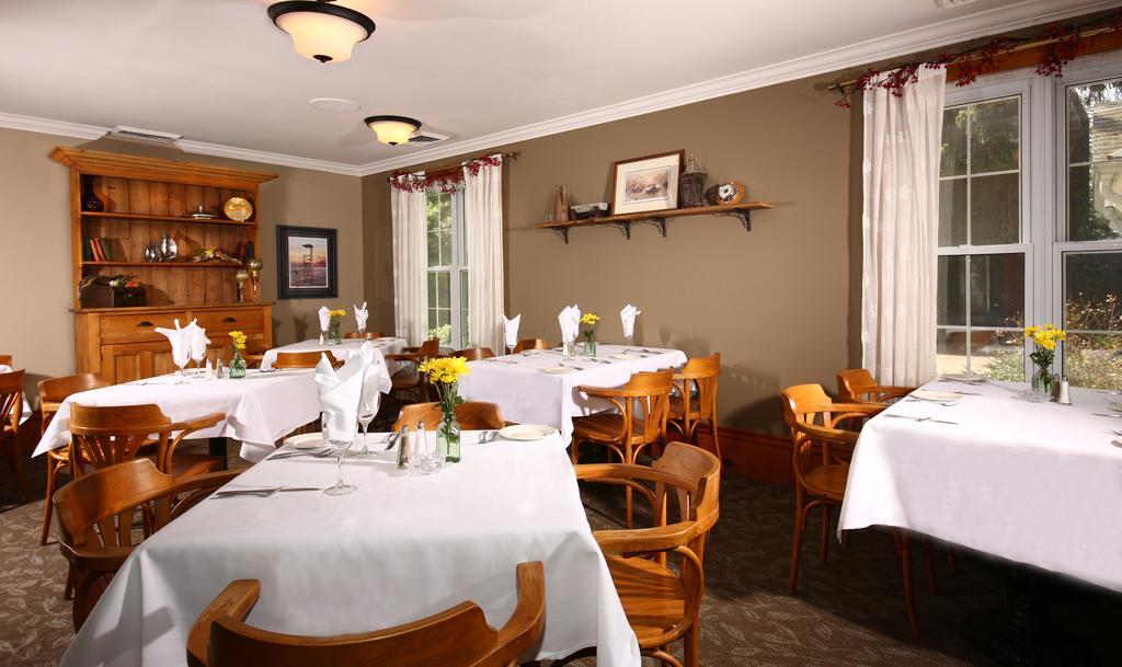 Kettle Creek Inn ポート・スタンリー エクステリア 写真