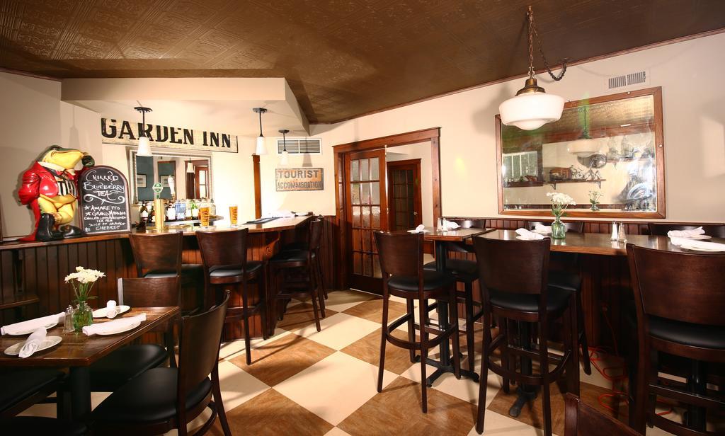 Kettle Creek Inn ポート・スタンリー エクステリア 写真