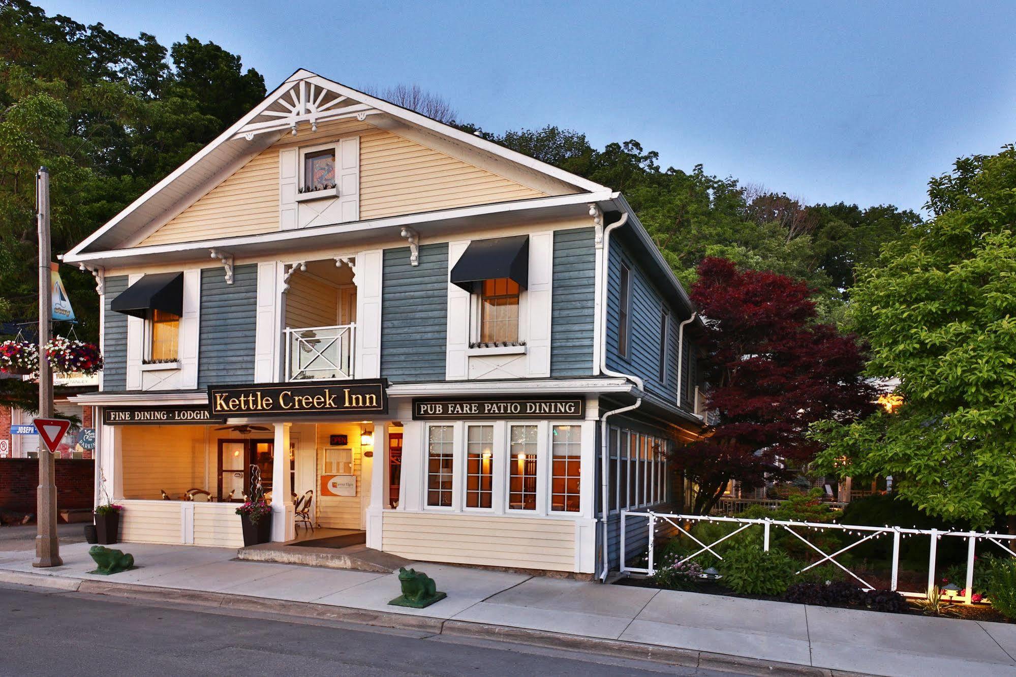 Kettle Creek Inn ポート・スタンリー エクステリア 写真
