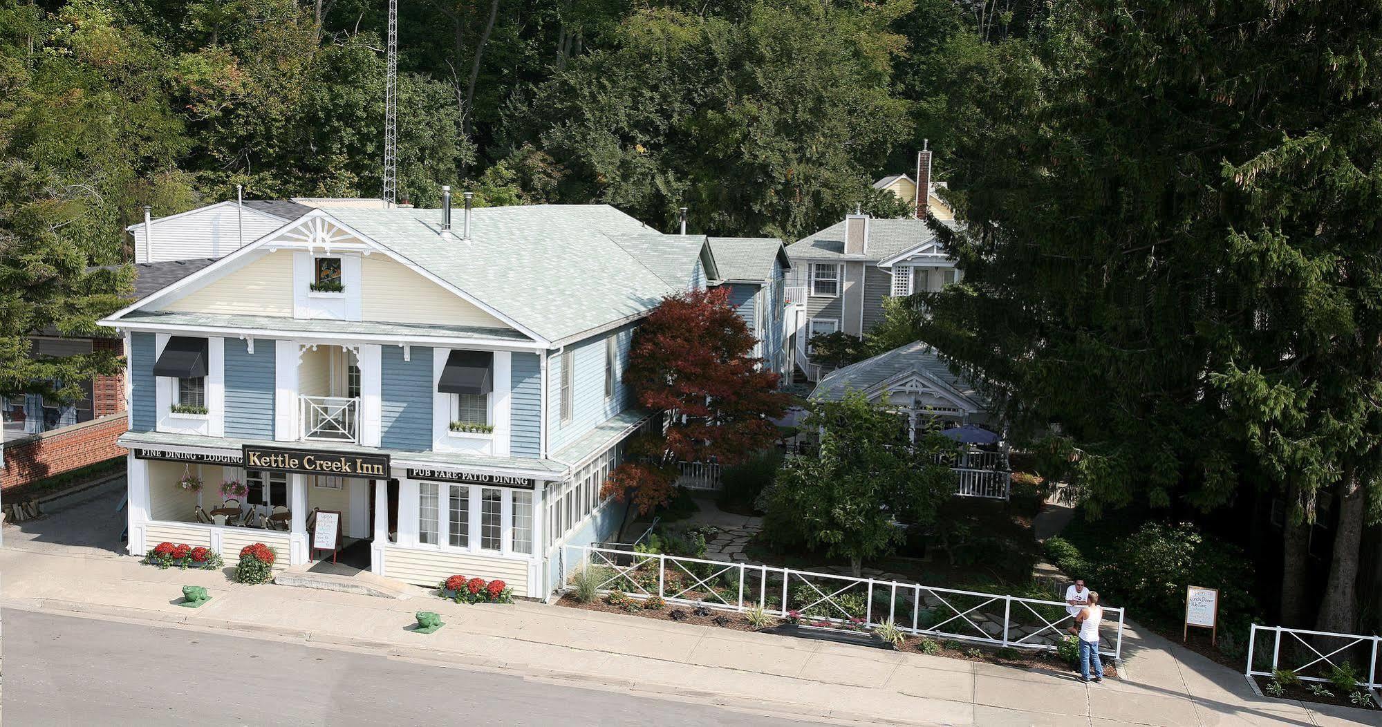 Kettle Creek Inn ポート・スタンリー エクステリア 写真