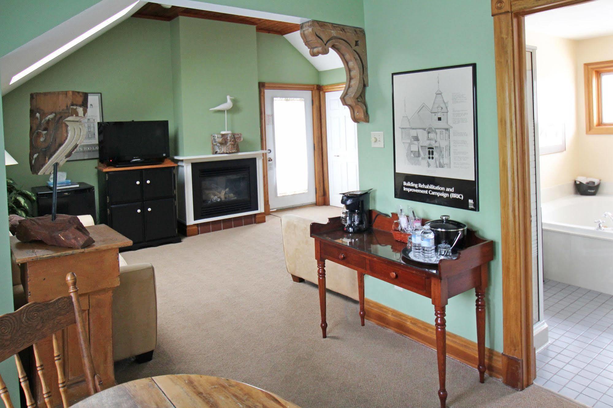 Kettle Creek Inn ポート・スタンリー エクステリア 写真